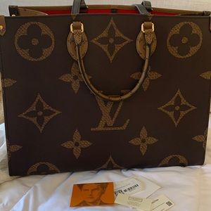 Stunning Louis Vuitton. 45320 Authentic. Only taken out twice! With original box